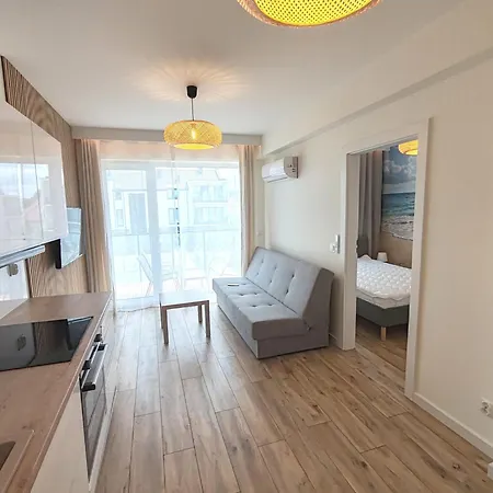 Sun House Numer 8 *